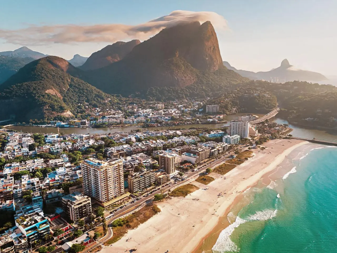 Vista aérea do Rio de Janeiro, cidade que recebe o Rock in Rio 2026